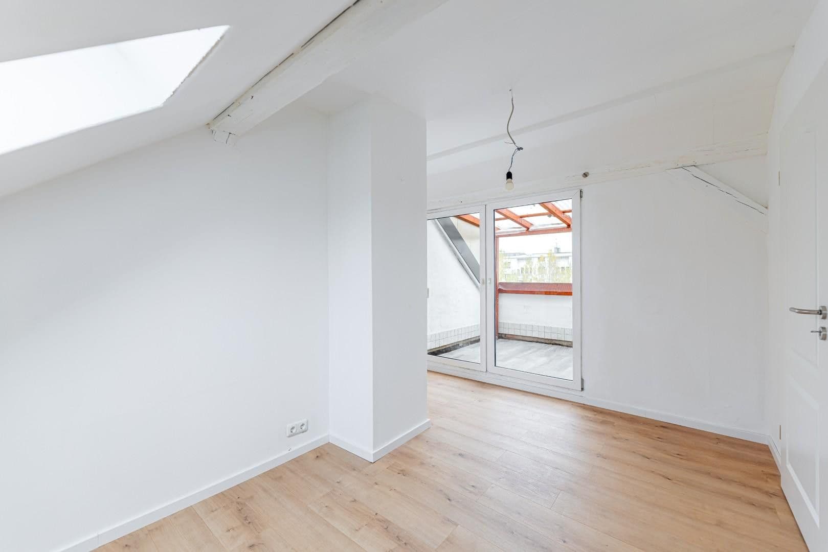 Prenájom bytu 3-izbový 80 m², Konradstr., Nürnberg, Bavorsko Prenájom bytu 3-izbový 80 m², Konradstr., Nürnberg, Bavorsko