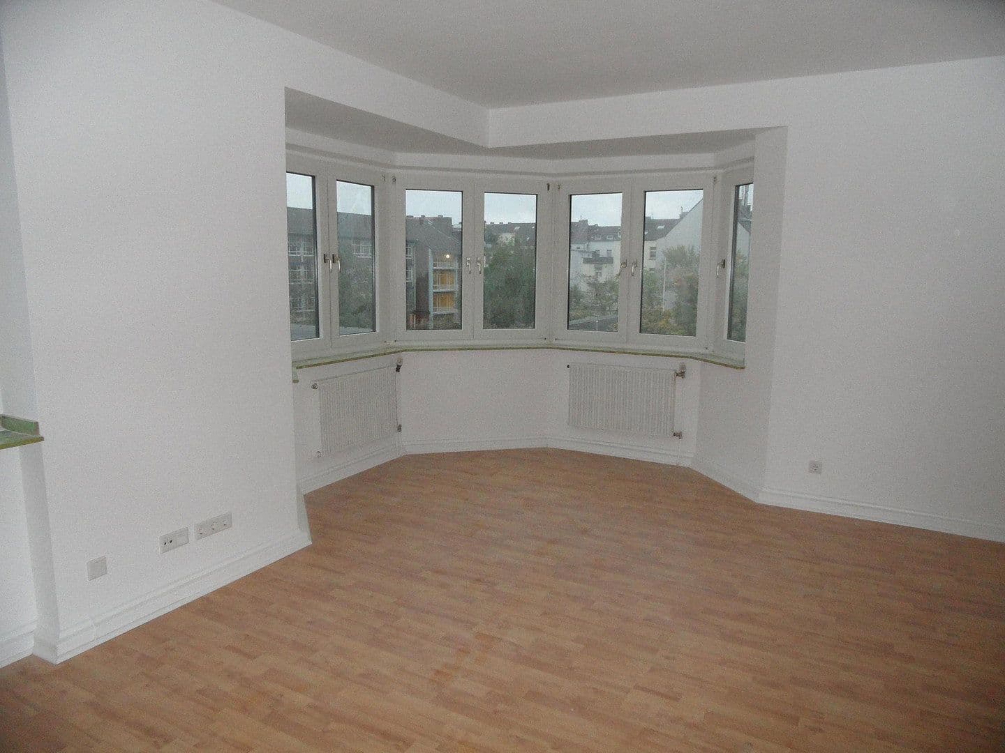 Prenájom bytu 2-izbový 61 m², Düsseldorf, Severné Porýnie - Westfálsko Prenájom bytu 2-izbový 61 m², Düsseldorf, Severné Porýnie - Westfálsko