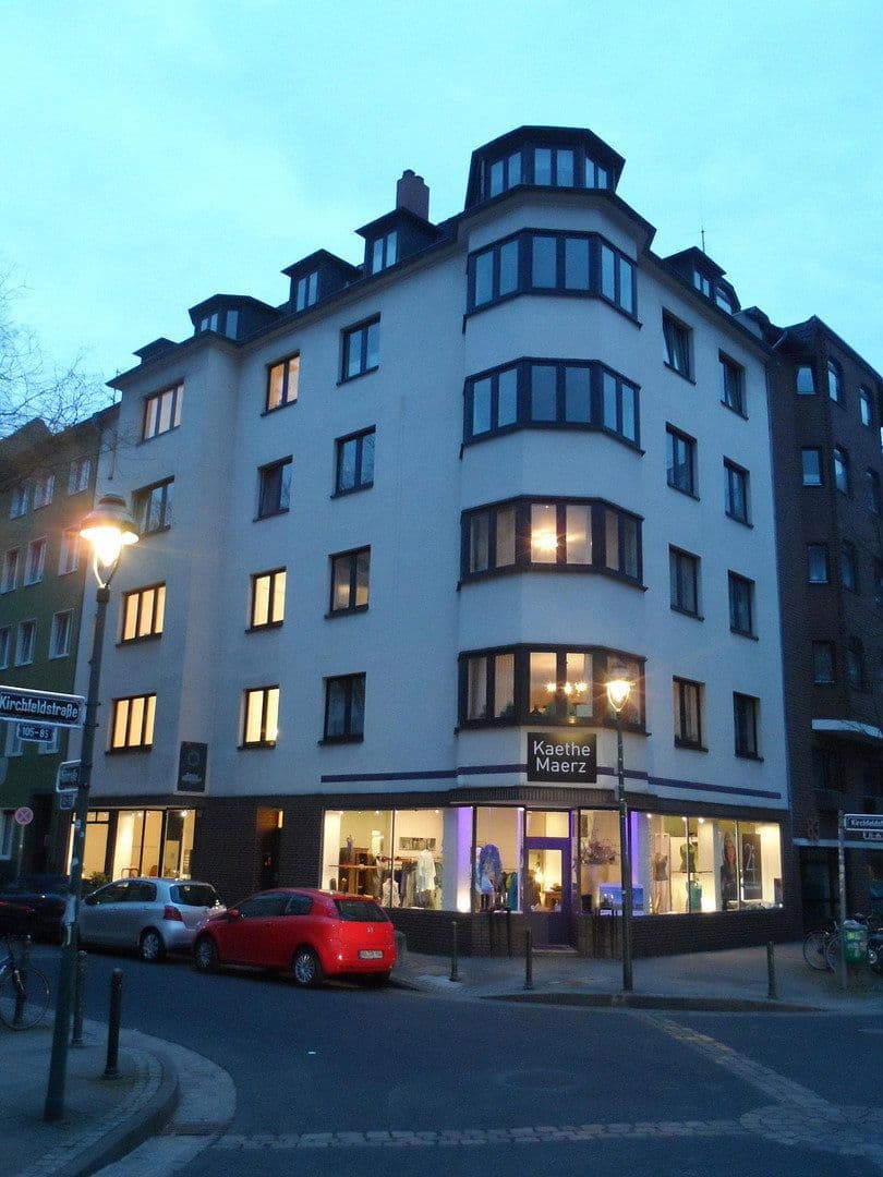 Prenájom bytu 2-izbový 61 m², Düsseldorf, Severné Porýnie - Westfálsko Prenájom bytu 2-izbový 61 m², Düsseldorf, Severné Porýnie - Westfálsko
