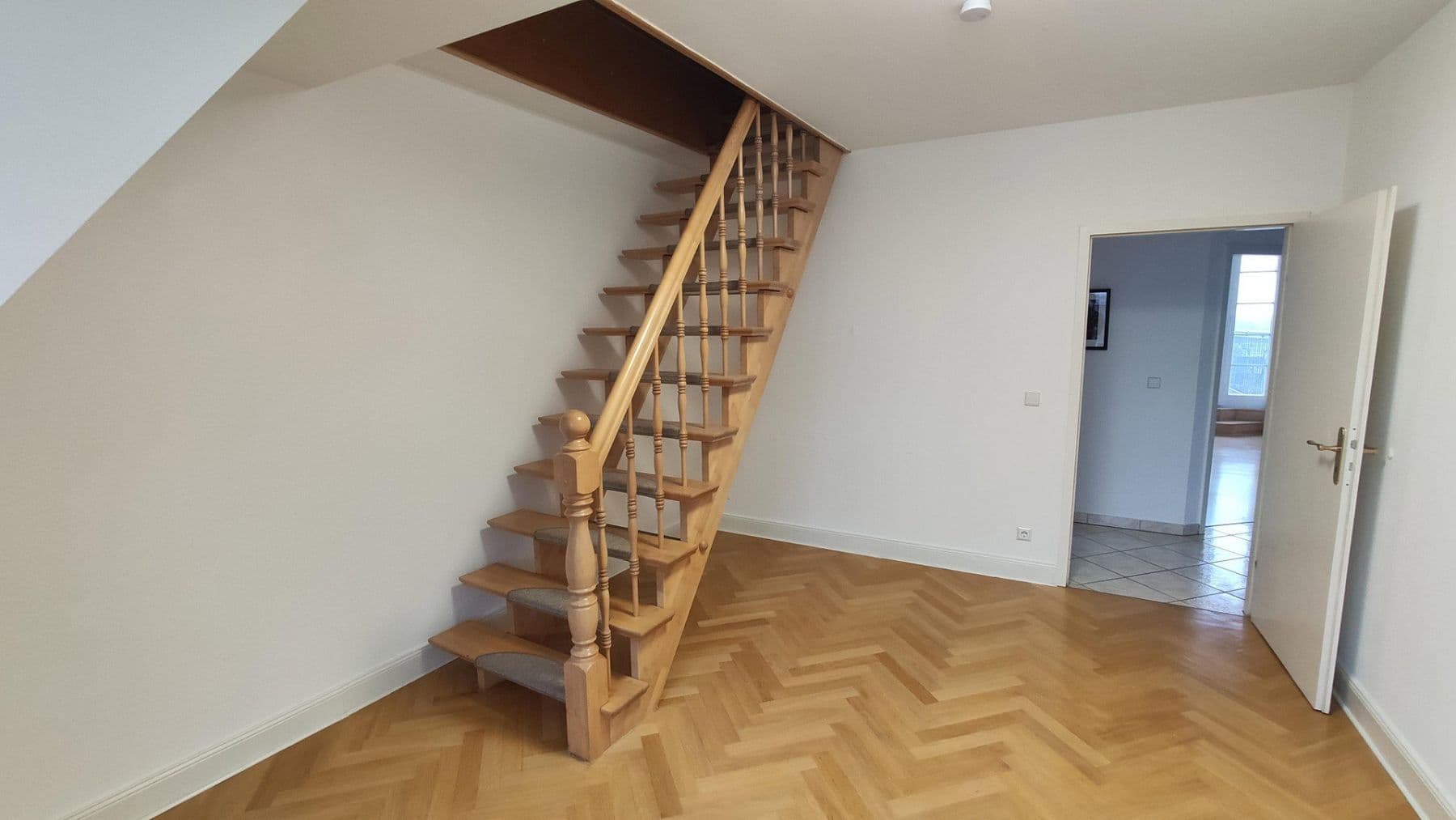 Predaj bytu 3-izbový 106 m², Berlin, Berlín Predaj bytu 3-izbový 106 m², Berlin, Berlín