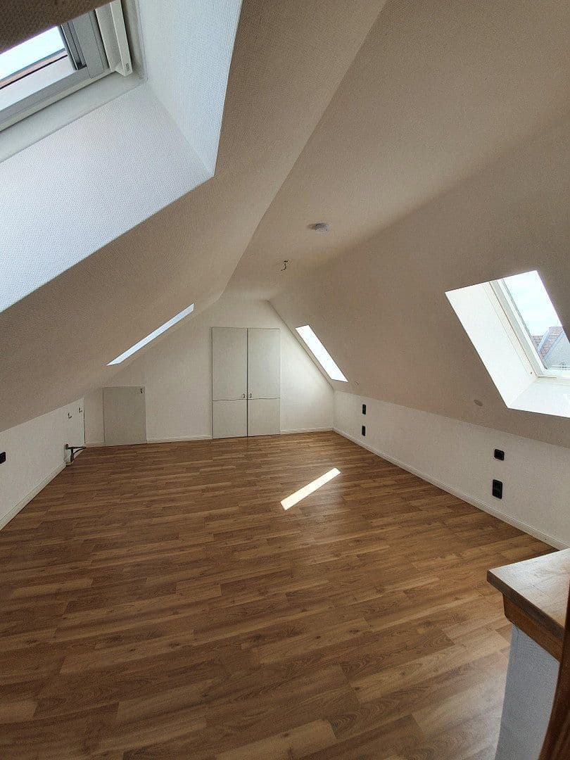 Predaj bytu 3-izbový 106 m², Berlin, Berlín Predaj bytu 3-izbový 106 m², Berlin, Berlín
