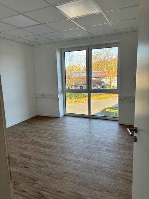Prenájom kancelárie 27 m², Im Doorgrund 4a, Bad Zwischenahn, Dolné Sasko Prenájom kancelárie 27 m², Im Doorgrund 4a, Bad Zwischenahn, Dolné Sasko