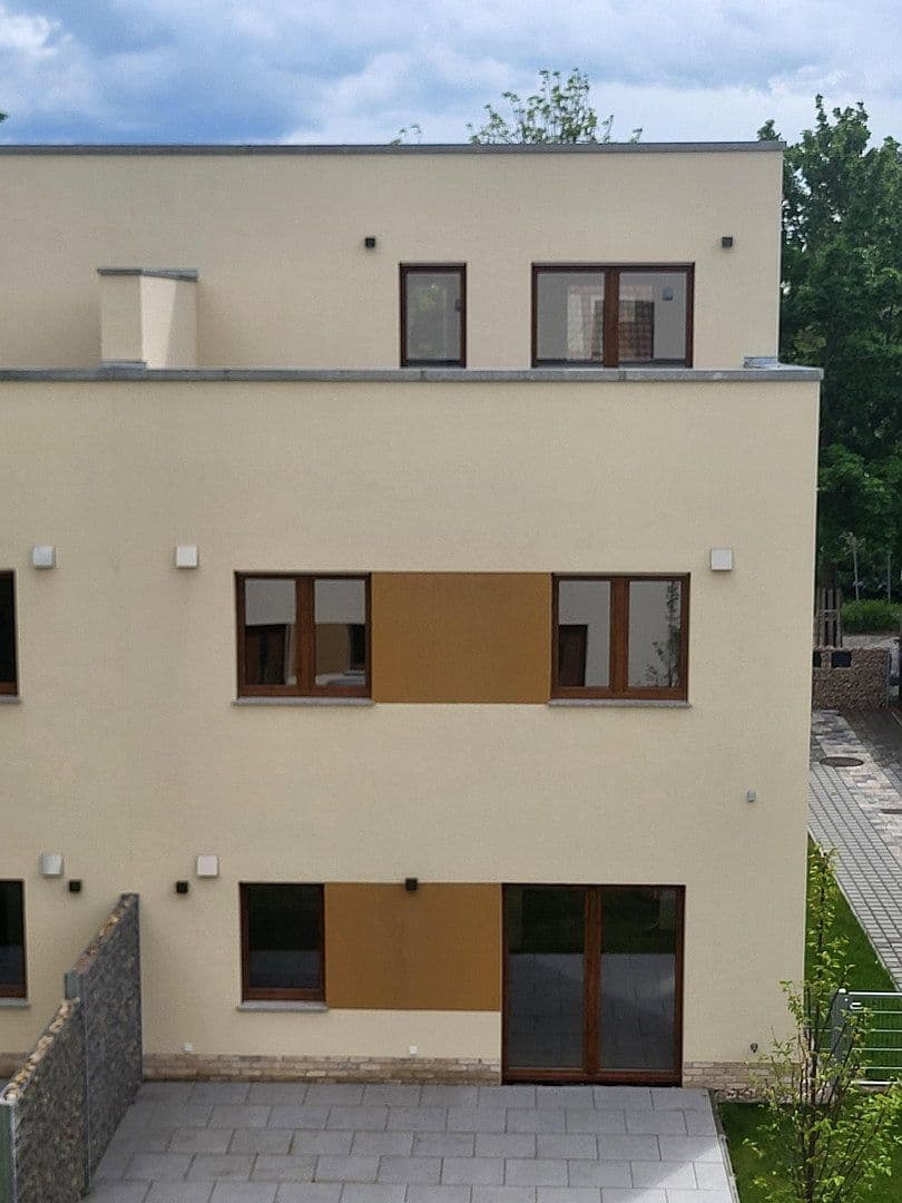 Predaj domu 143 m², pozemek 350 m², Seepromenade 40b, Falkensee, Brandenbursko Predaj domu 143 m², pozemek 350 m², Seepromenade 40b, Falkensee, Brandenbursko