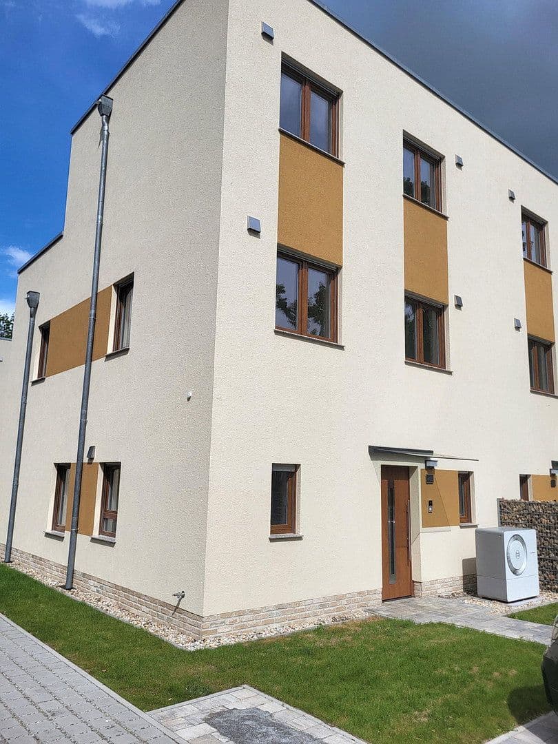 Predaj domu 143 m², pozemek 350 m², Seepromenade 40b, Falkensee, Brandenbursko Predaj domu 143 m², pozemek 350 m², Seepromenade 40b, Falkensee, Brandenbursko