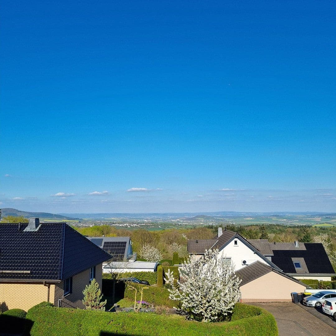 Prenájom bytu 3-izbový 95 m², Ettringen, Porýnie-Falcko Prenájom bytu 3-izbový 95 m², Ettringen, Porýnie-Falcko