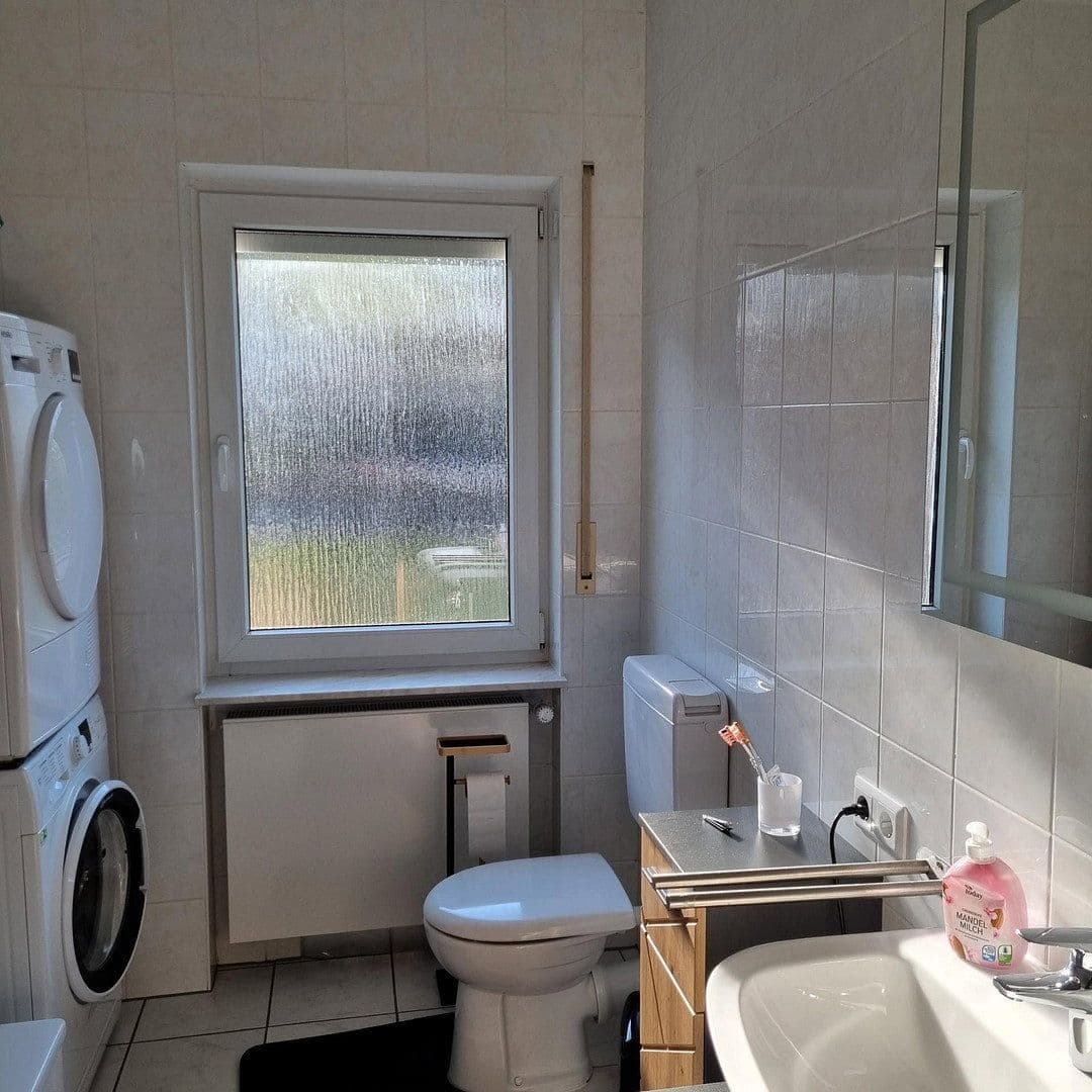 Prenájom bytu 3-izbový 95 m², Ettringen, Porýnie-Falcko Prenájom bytu 3-izbový 95 m², Ettringen, Porýnie-Falcko