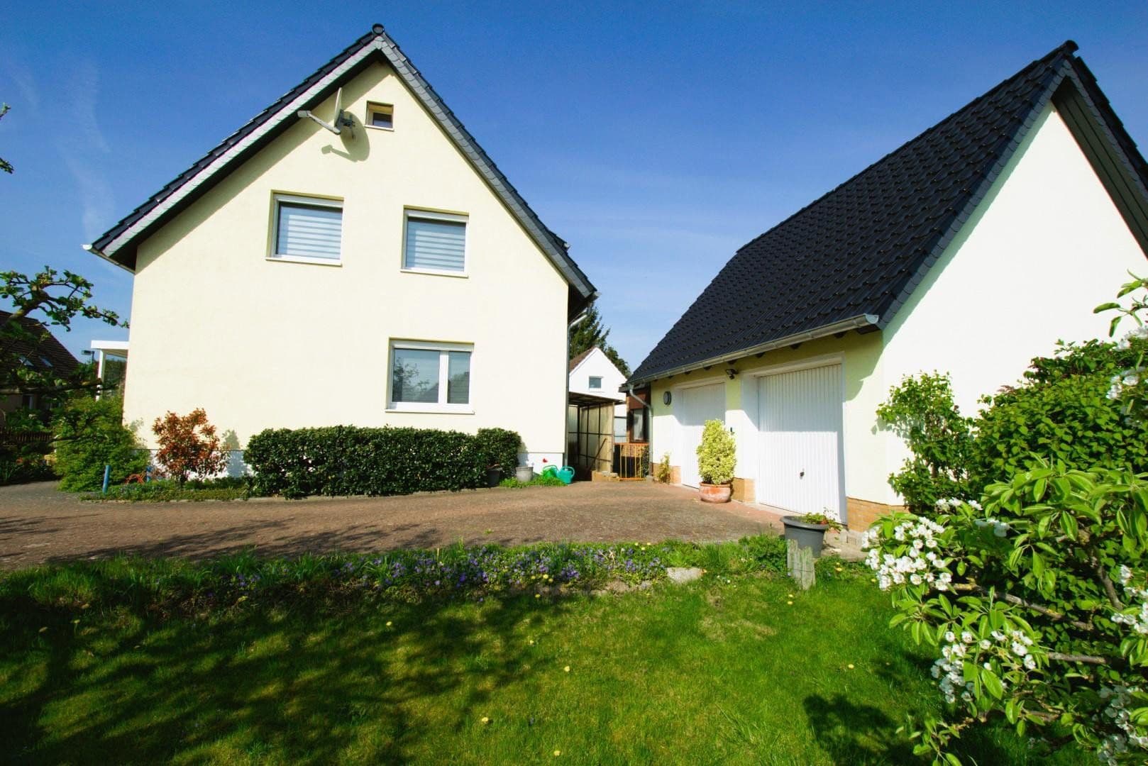 Predaj domu 123 m², pozemek 1.000 m², Lehrte, Dolné Sasko Predaj domu 123 m², pozemek 1.000 m², Lehrte, Dolné Sasko