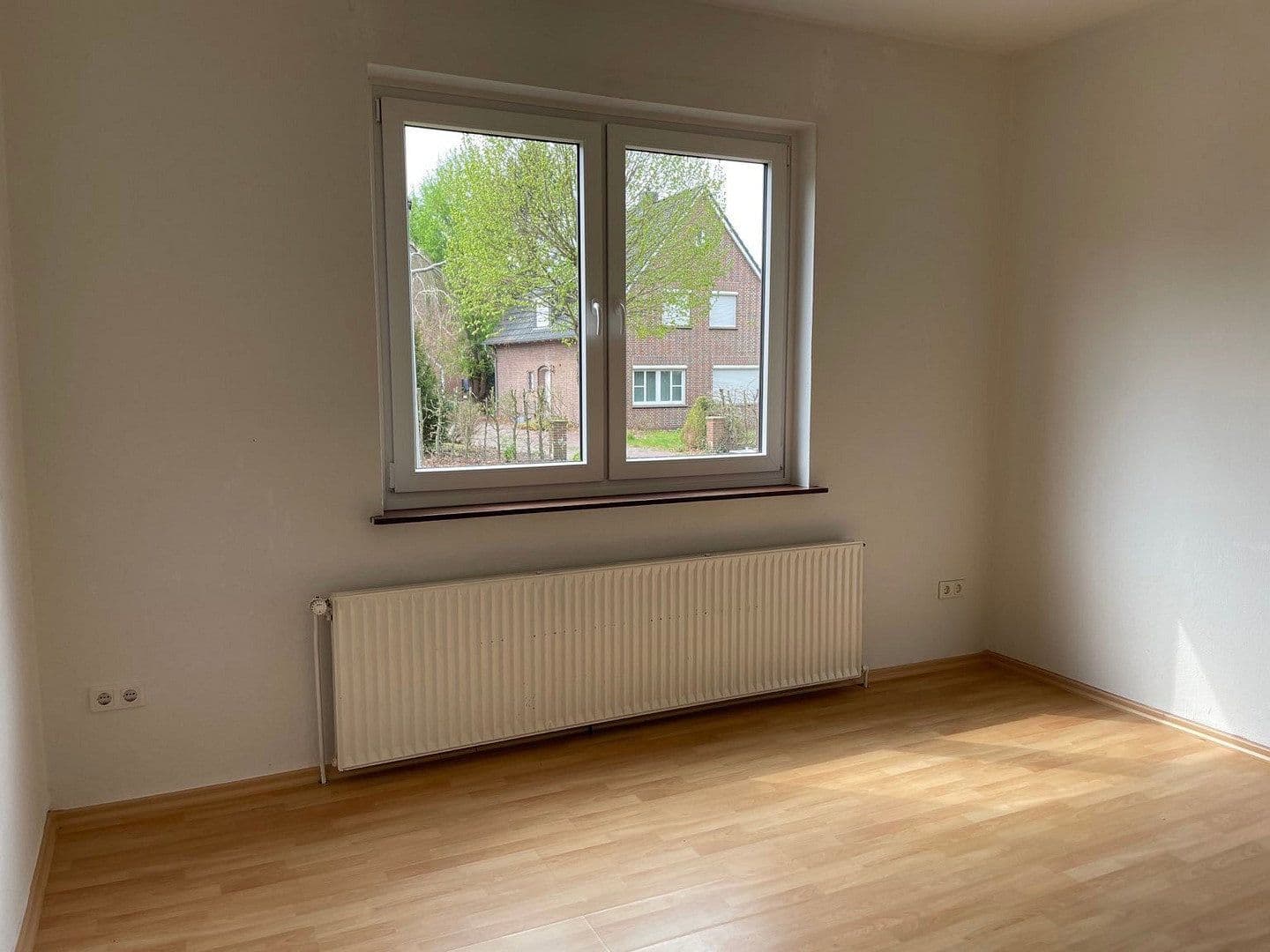Predaj domu 150 m², pozemek 567 m², Ulmenstr. 8, Hude (Oldenburg), Dolné Sasko Predaj domu 150 m², pozemek 567 m², Ulmenstr. 8, Hude (Oldenburg), Dolné Sasko