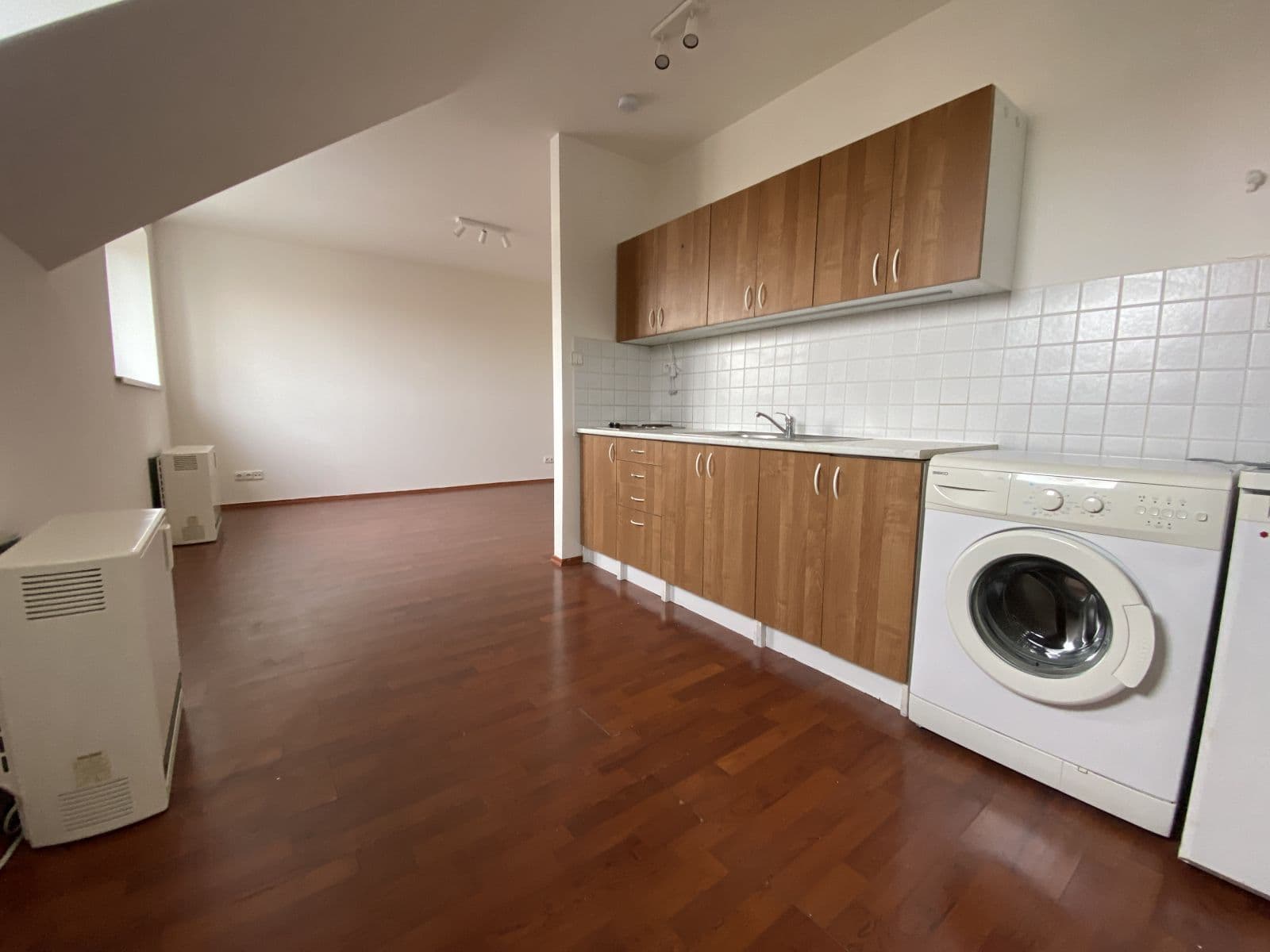 Prenájom bytu 1-izbový 34 m², Za Papírnou, Praha, Praha Prenájom bytu 1-izbový 34 m², Za Papírnou, Praha, Praha