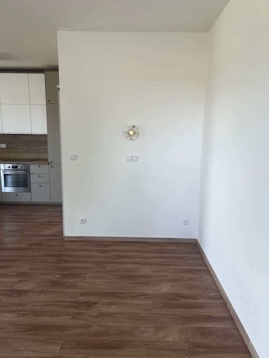 Prenájom bytu 1-izbový 47 m², Chýňská, Červený Újezd, Středočeský kraj Prenájom bytu 1-izbový 47 m², Chýňská, Červený Újezd, Středočeský kraj