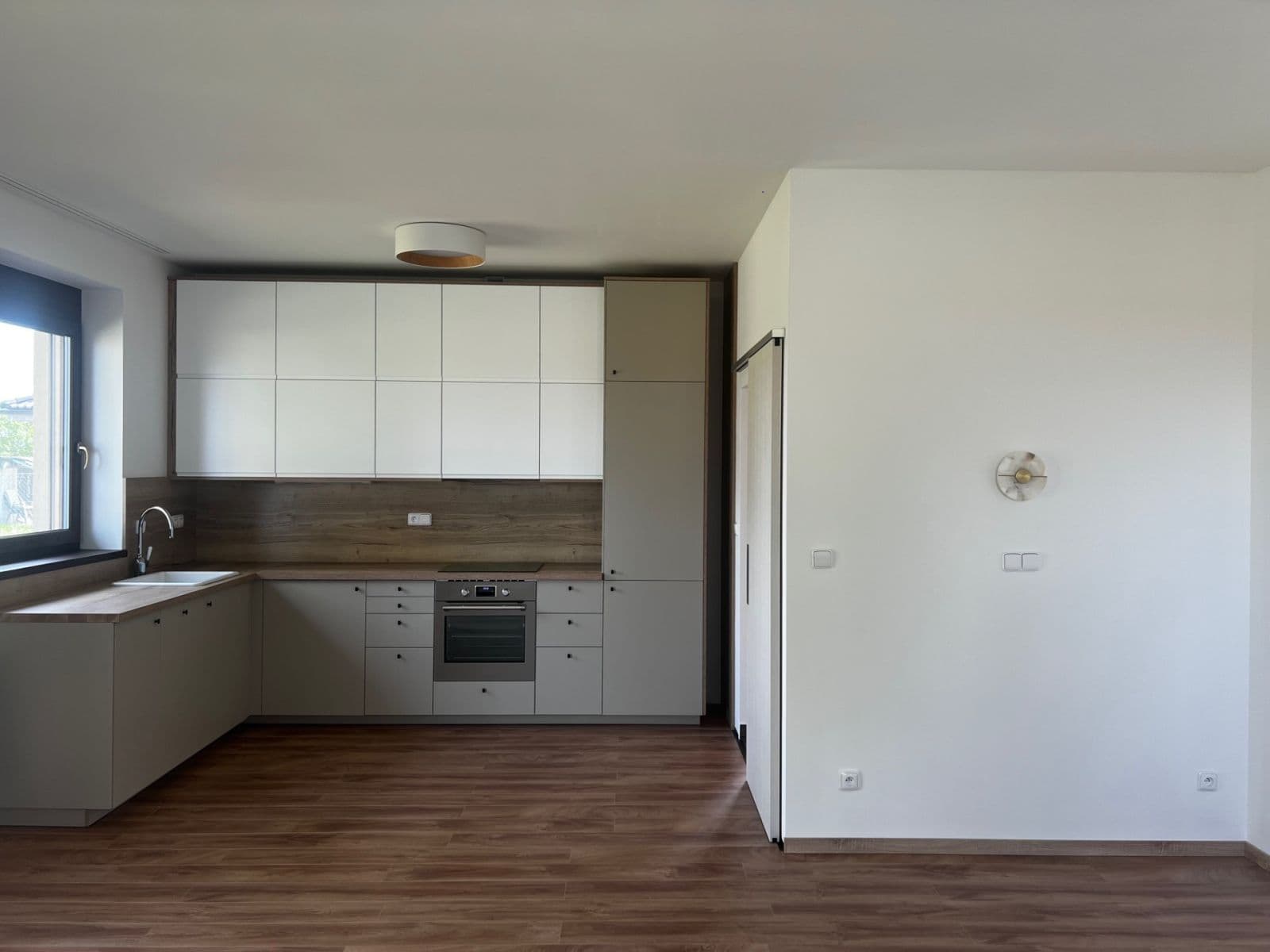 Prenájom bytu 1-izbový 47 m², Chýňská, Červený Újezd, Středočeský kraj Prenájom bytu 1-izbový 47 m², Chýňská, Červený Újezd, Středočeský kraj