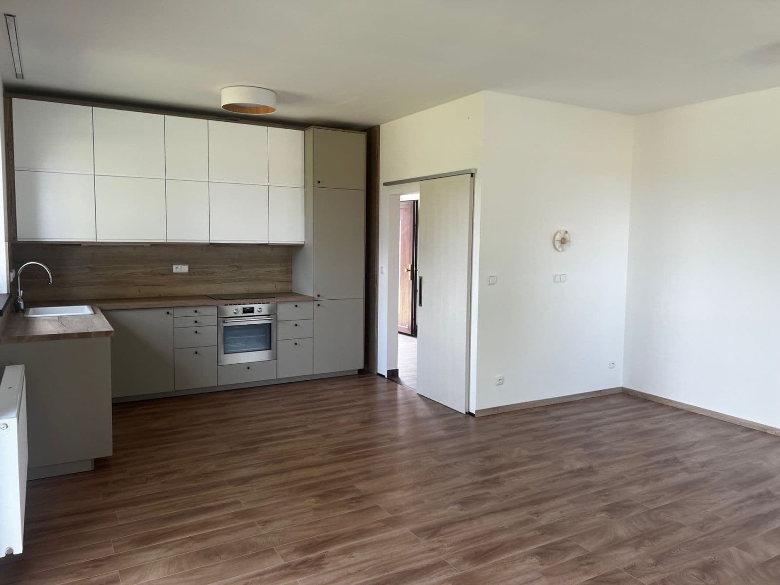 Prenájom bytu 1-izbový 47 m², Chýňská, Červený Újezd, Středočeský kraj Prenájom bytu 1-izbový 47 m², Chýňská, Červený Újezd, Středočeský kraj