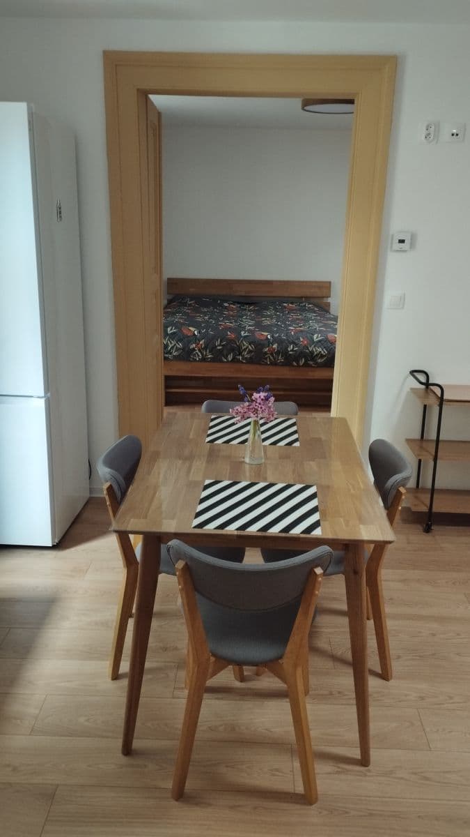 Prenájom bytu 2-izbový 56 m², Sládkovičova, Prešov, Prešovský kraj Prenájom bytu 2-izbový 56 m², Sládkovičova, Prešov, Prešovský kraj