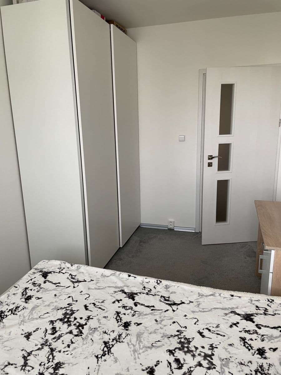 Prenájom bytu 2-izbový 42 m², U Valu, Praha, Praha Prenájom bytu 2-izbový 42 m², U Valu, Praha, Praha