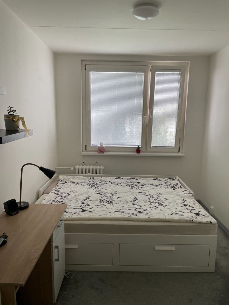 Prenájom bytu 2-izbový 42 m², U Valu, Praha, Praha Prenájom bytu 2-izbový 42 m², U Valu, Praha, Praha