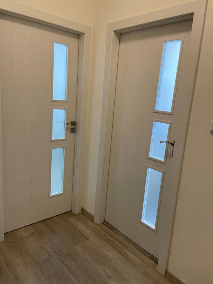 Prenájom bytu 2-izbový 42 m², U Valu, Praha, Praha Prenájom bytu 2-izbový 42 m², U Valu, Praha, Praha