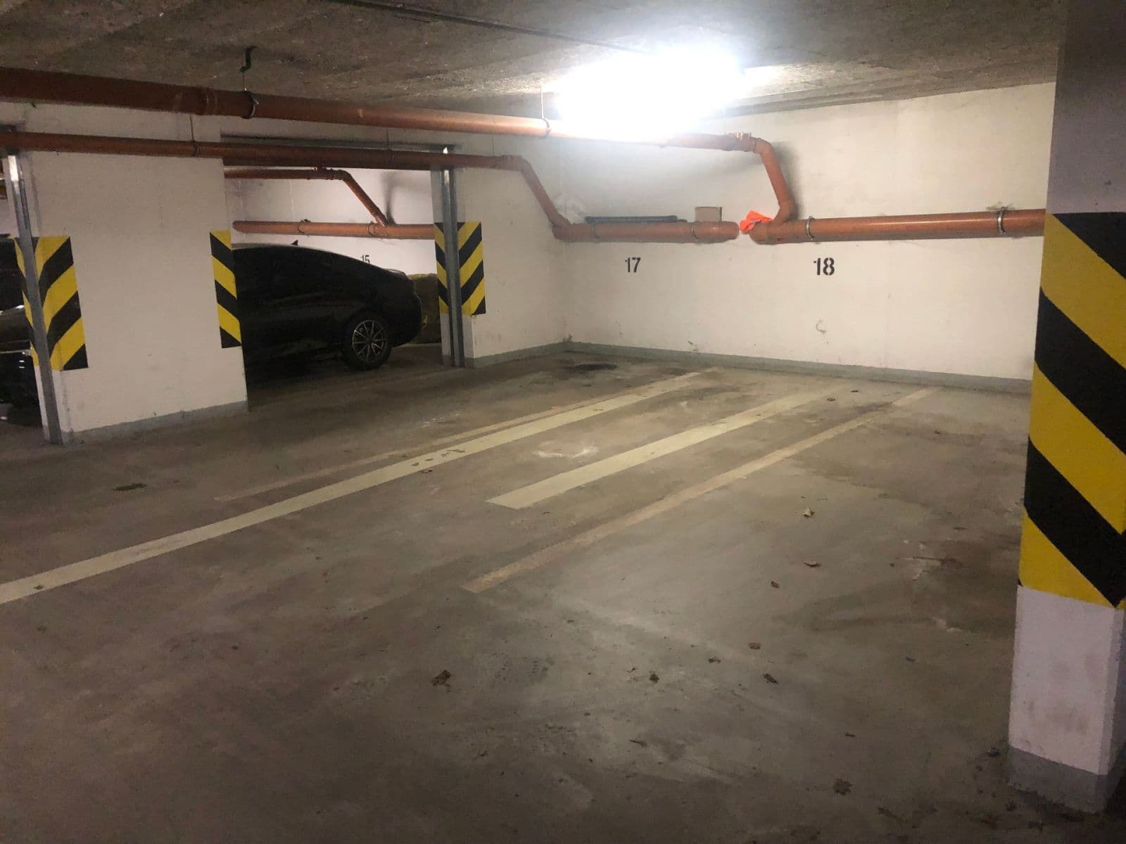 Predaj garáže 13 m², Praha, Praha Predaj garáže 13 m², Praha, Praha