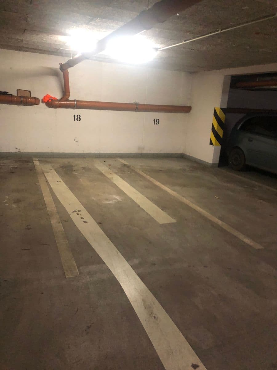 Predaj garáže 13 m², Praha, Praha Predaj garáže 13 m², Praha, Praha