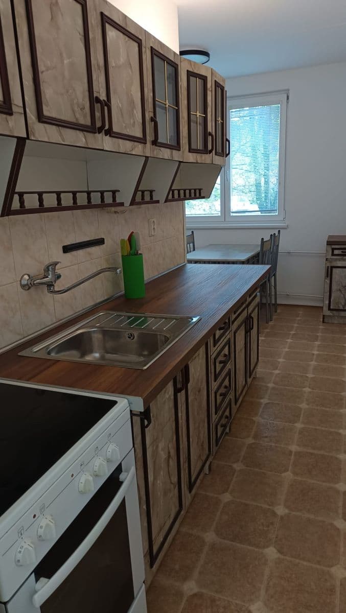 Prenájom bytu 2-izbový 45 m², Pionýrská, Olomouc, Olomoucký kraj Prenájom bytu 2-izbový 45 m², Pionýrská, Olomouc, Olomoucký kraj