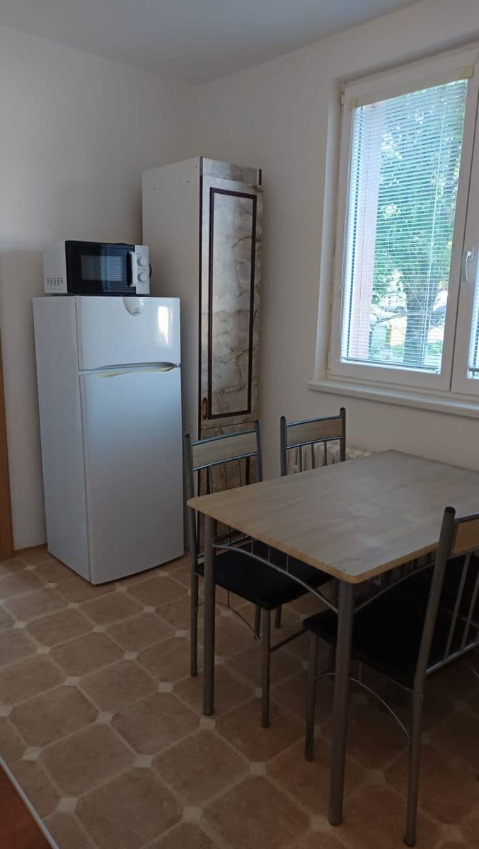 Prenájom bytu 2-izbový 45 m², Pionýrská, Olomouc, Olomoucký kraj Prenájom bytu 2-izbový 45 m², Pionýrská, Olomouc, Olomoucký kraj