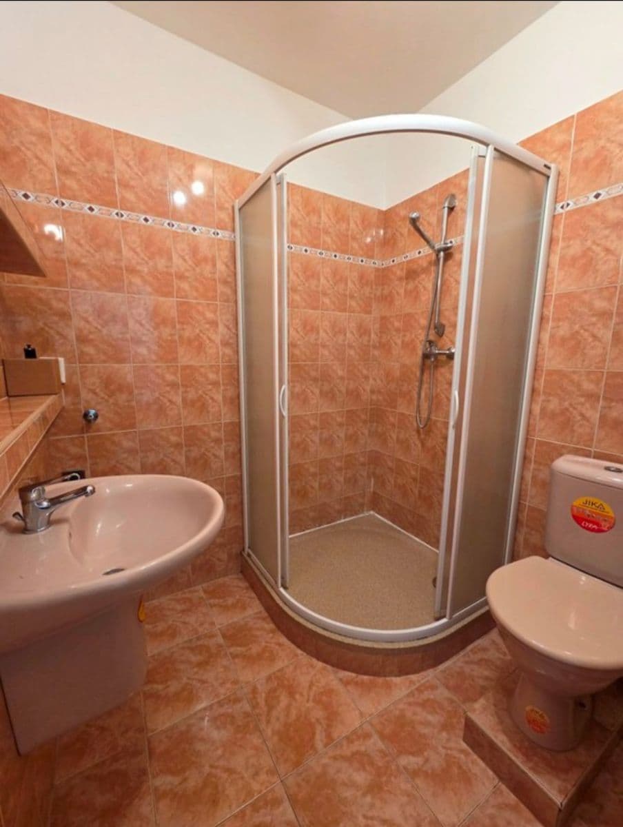 Prenájom bytu 2-izbový 45 m², Pionýrská, Olomouc, Olomoucký kraj Prenájom bytu 2-izbový 45 m², Pionýrská, Olomouc, Olomoucký kraj