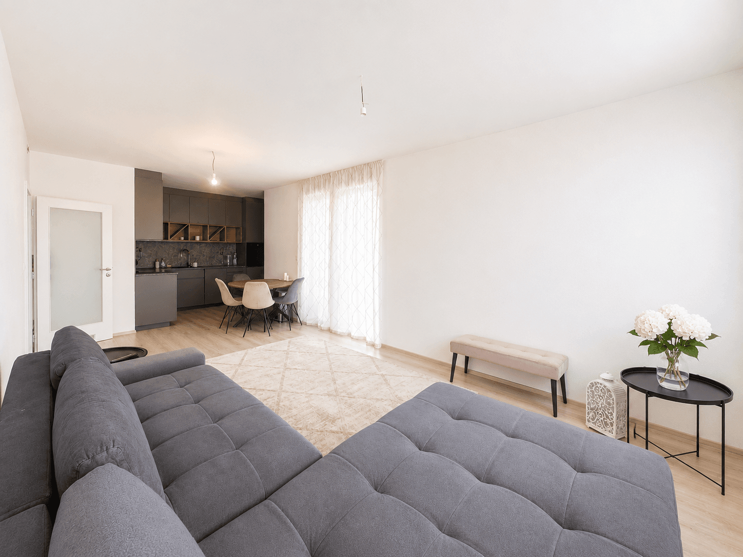 Prenájom bytu 3-izbový 77 m², Tupolevova, Praha, Praha Prenájom bytu 3-izbový 77 m², Tupolevova, Praha, Praha