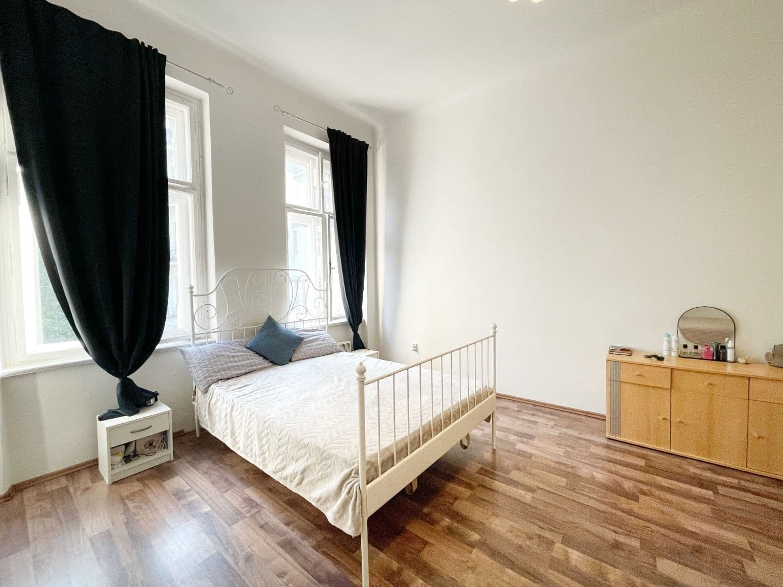 Prenájom bytu 1-izbový 42 m², Husitská, Praha, Praha Prenájom bytu 1-izbový 42 m², Husitská, Praha, Praha