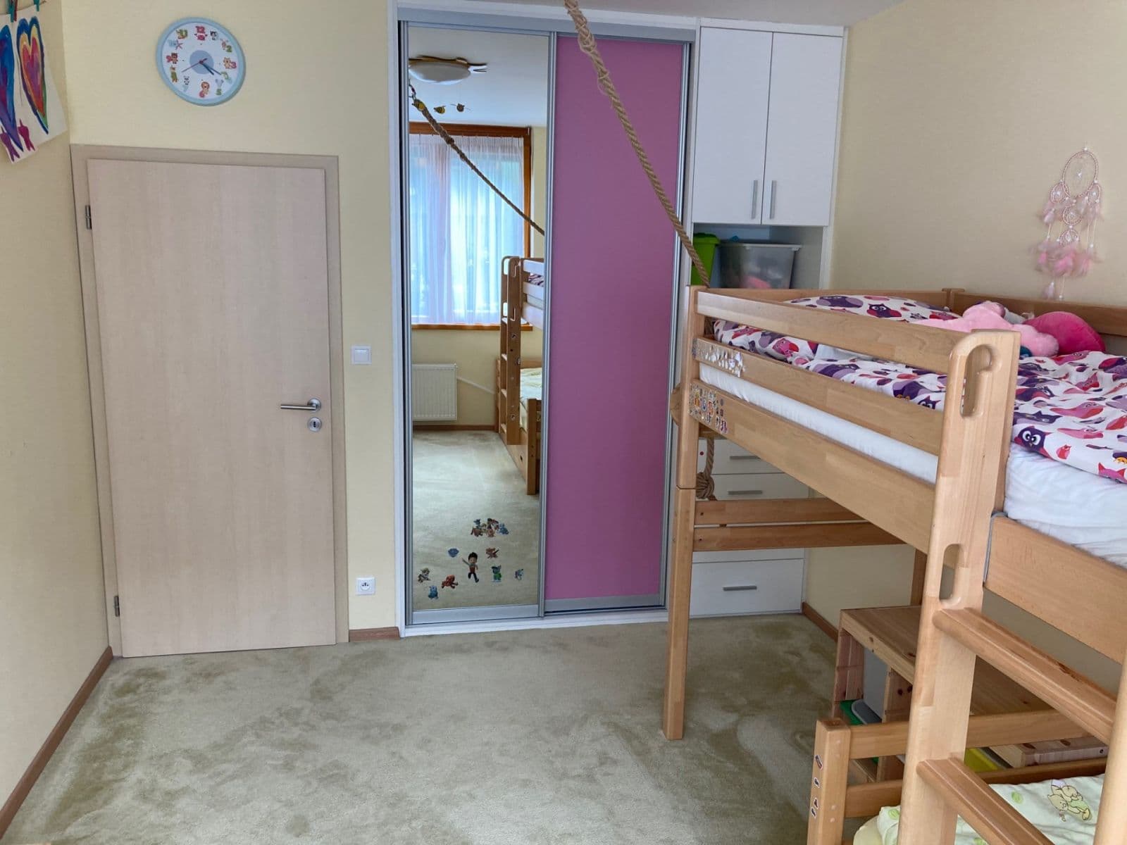 Prenájom bytu 3-izbový 100 m², Vacínovská, Praha, Praha Prenájom bytu 3-izbový 100 m², Vacínovská, Praha, Praha