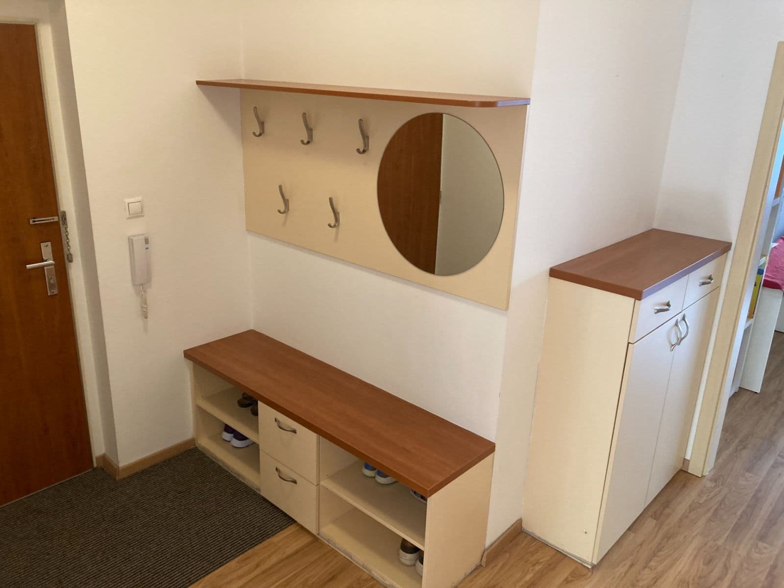 Prenájom bytu 3-izbový 100 m², Vacínovská, Praha, Praha Prenájom bytu 3-izbový 100 m², Vacínovská, Praha, Praha