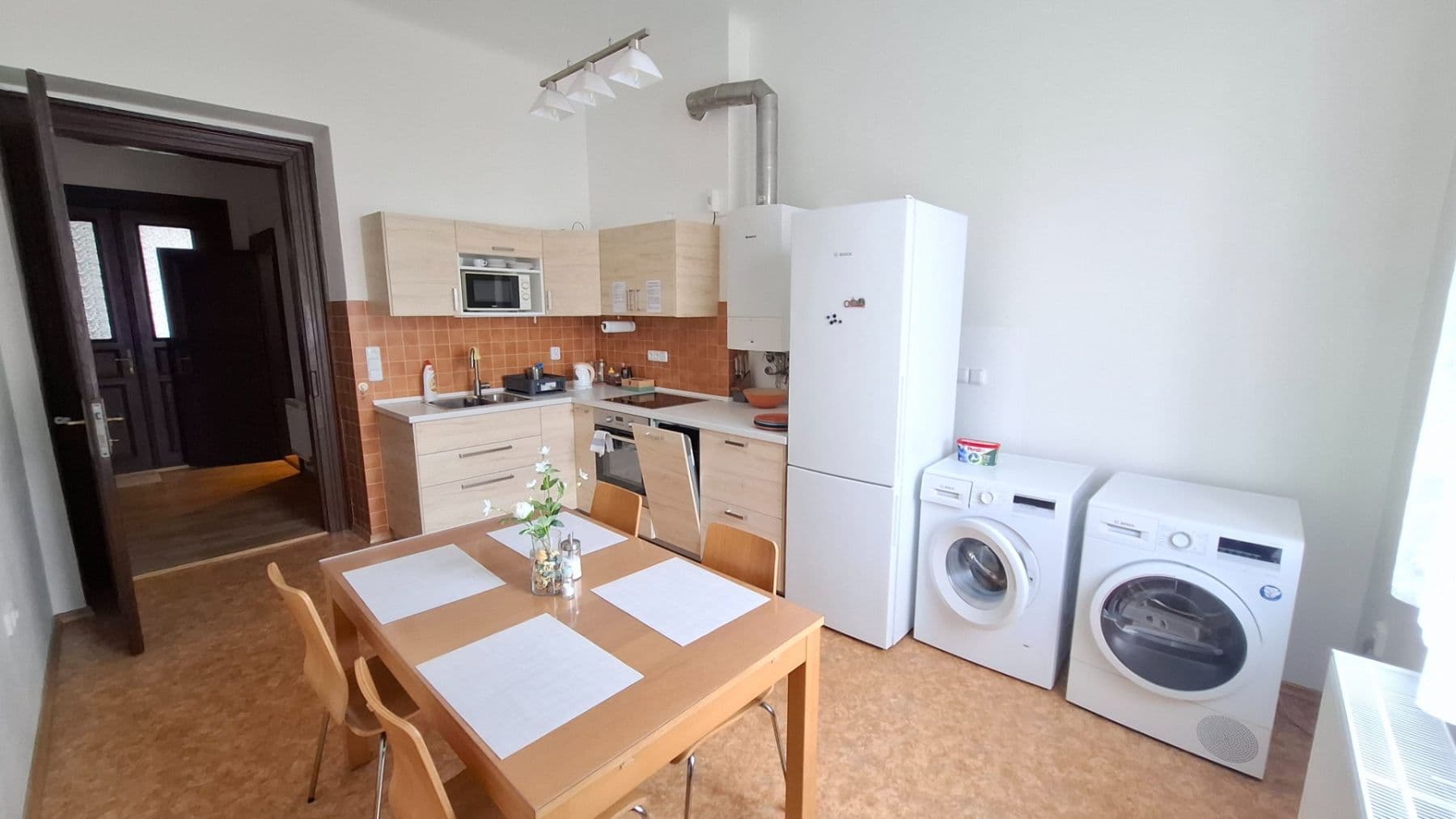 Prenájom bytu 3-izbový 109 m², Korunní, Praha, Praha Prenájom bytu 3-izbový 109 m², Korunní, Praha, Praha