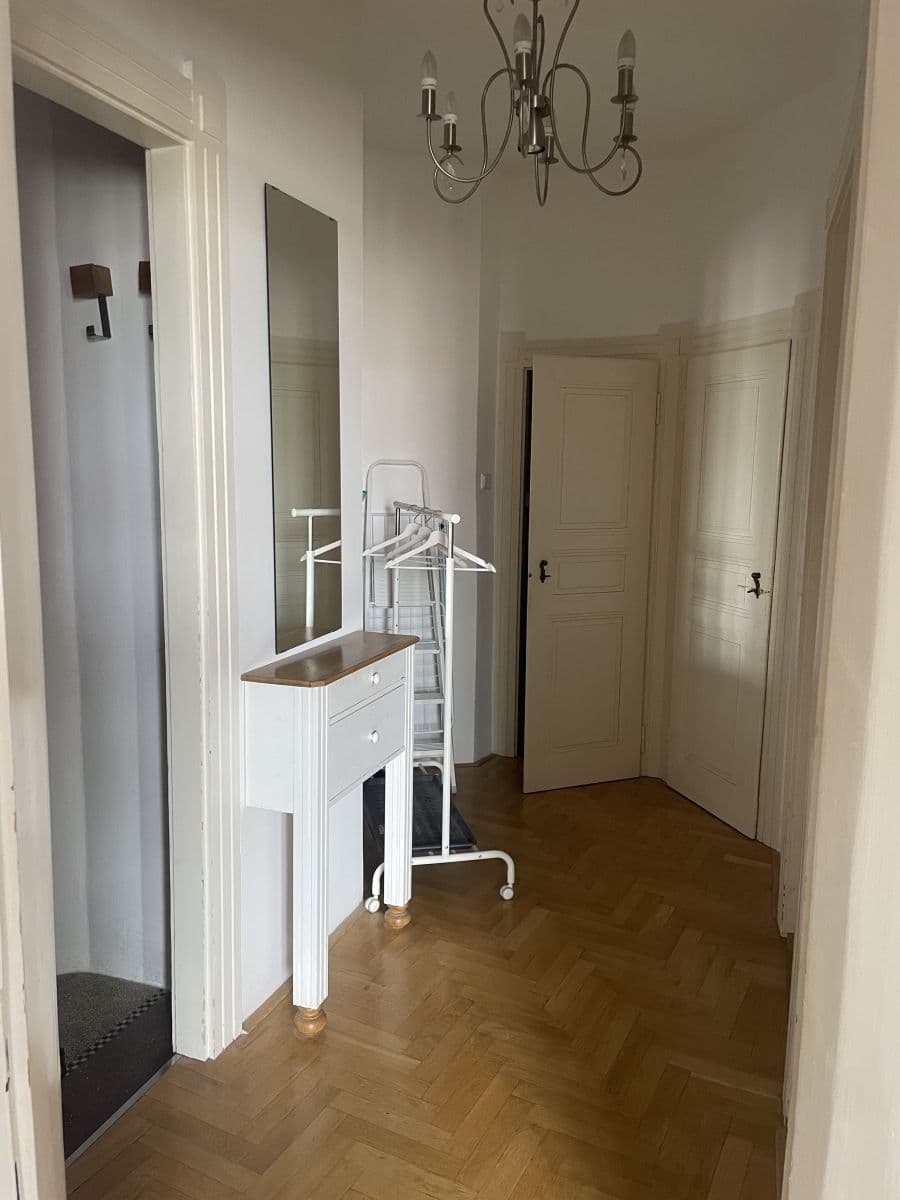 Prenájom bytu 57 m², Bachmačské náměstí, Praha, Praha Prenájom bytu 57 m², Bachmačské náměstí, Praha, Praha