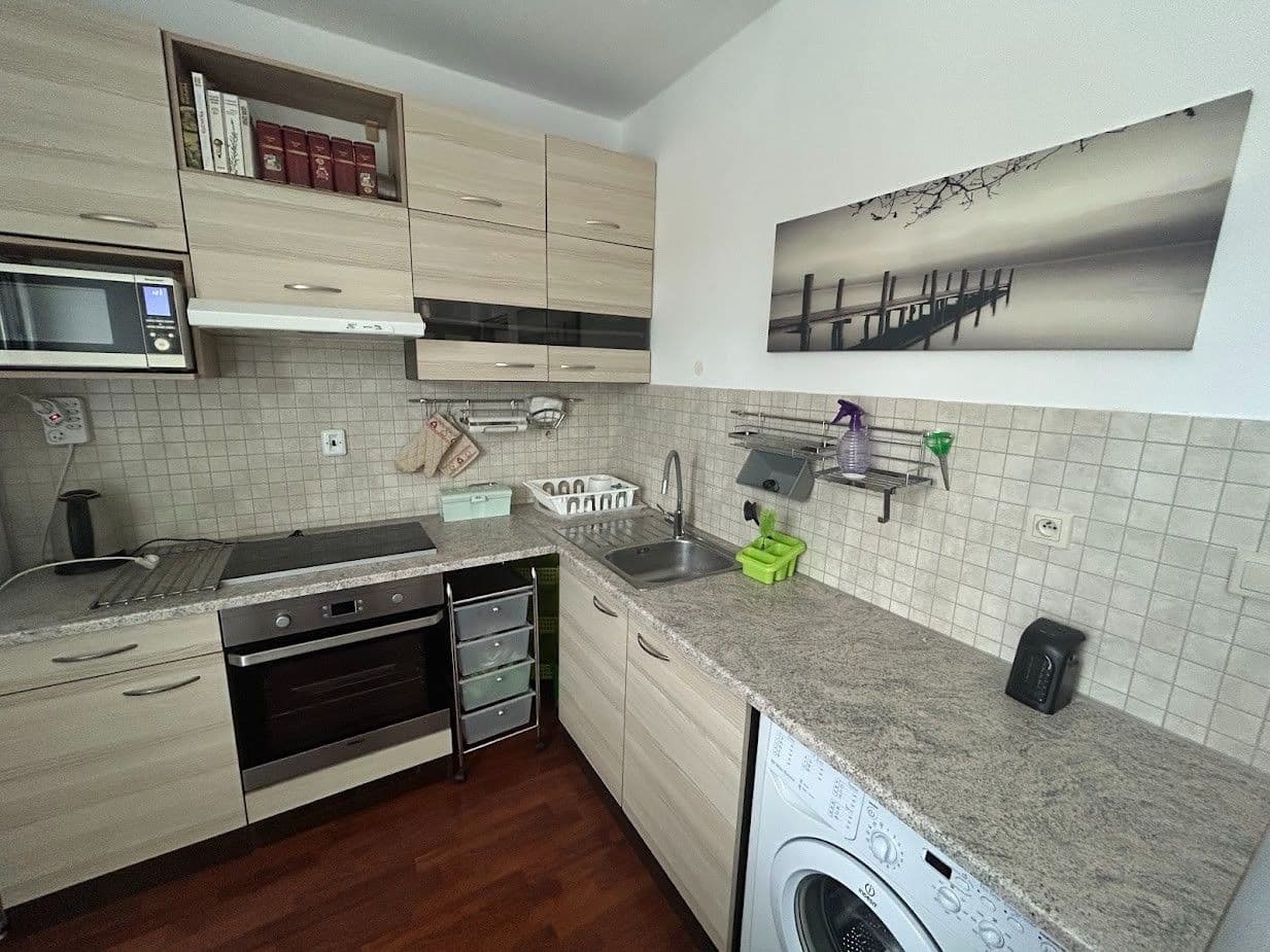 Prenájom bytu 2-izbový 36 m², Hlinská, Žilina, Žilinský kraj Prenájom bytu 2-izbový 36 m², Hlinská, Žilina, Žilinský kraj