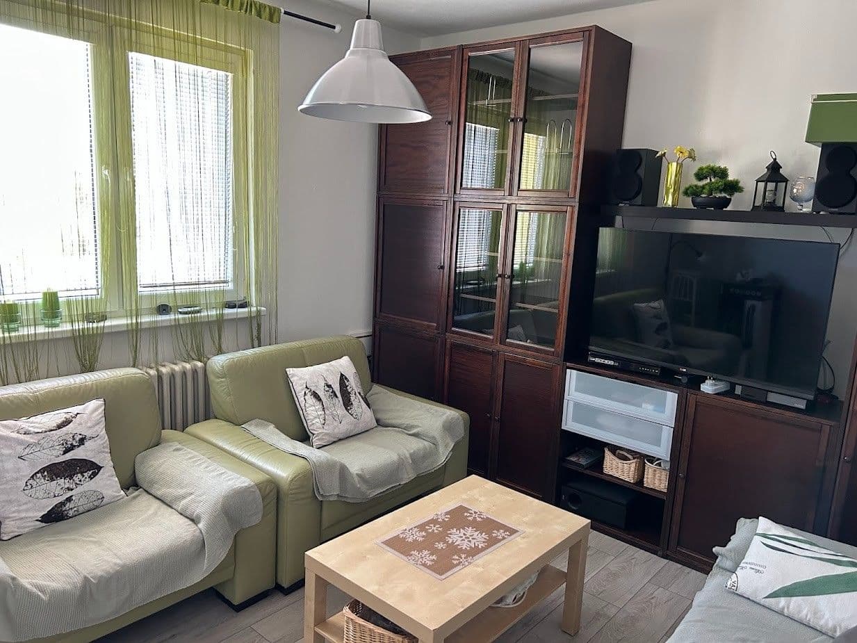 Prenájom bytu 2-izbový 36 m², Hlinská, Žilina, Žilinský kraj Prenájom bytu 2-izbový 36 m², Hlinská, Žilina, Žilinský kraj