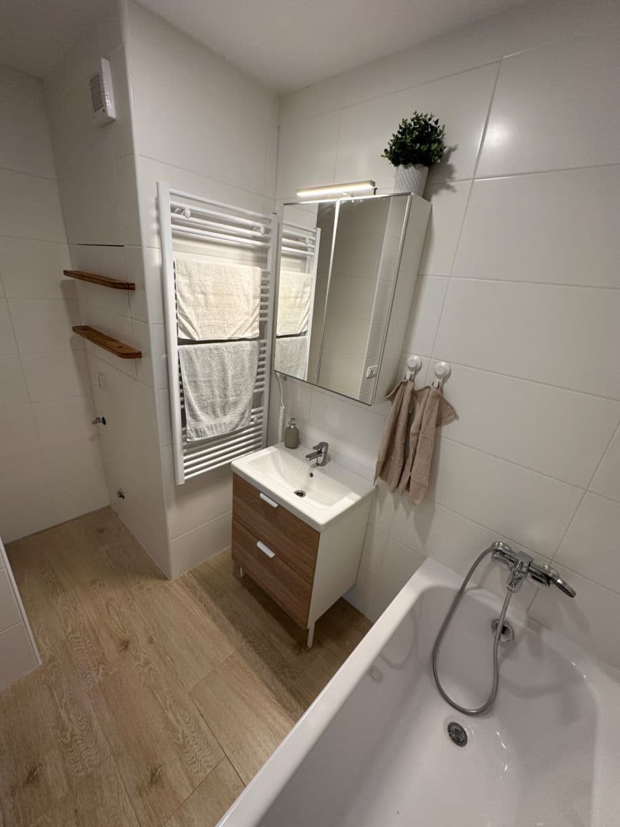 Predaj bytu 5-izbový 83 m², Jesenická, Břidličná, Moravskoslezský kraj Predaj bytu 5-izbový 83 m², Jesenická, Břidličná, Moravskoslezský kraj