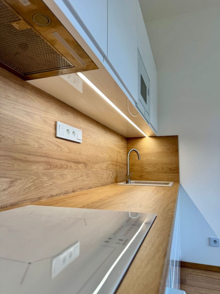 Prenájom bytu 2-izbový 45 m², Arnošta Staňka, Praha, Praha Prenájom bytu 2-izbový 45 m², Arnošta Staňka, Praha, Praha