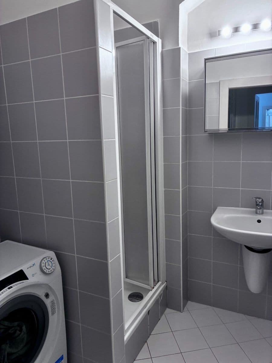 Prenájom bytu 4-izbový 94 m², Pštrossova, Praha, Praha Prenájom bytu 4-izbový 94 m², Pštrossova, Praha, Praha