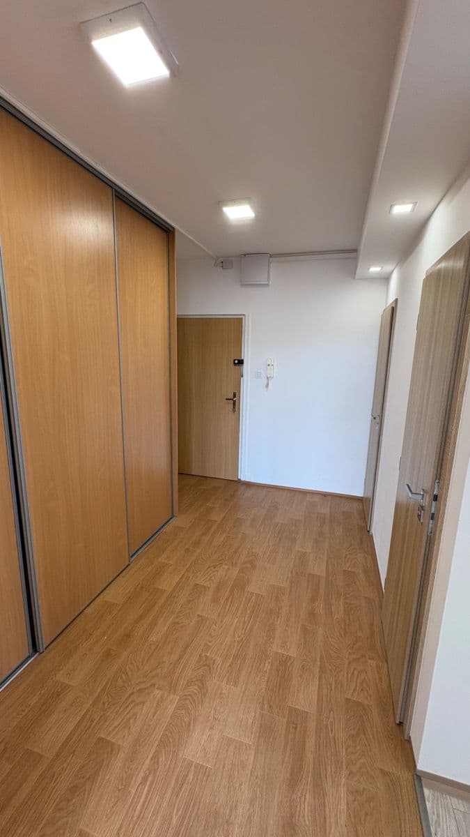 Prenájom bytu 2-izbový 56 m², Karla Čapka, Děčín, Ústecký kraj Prenájom bytu 2-izbový 56 m², Karla Čapka, Děčín, Ústecký kraj