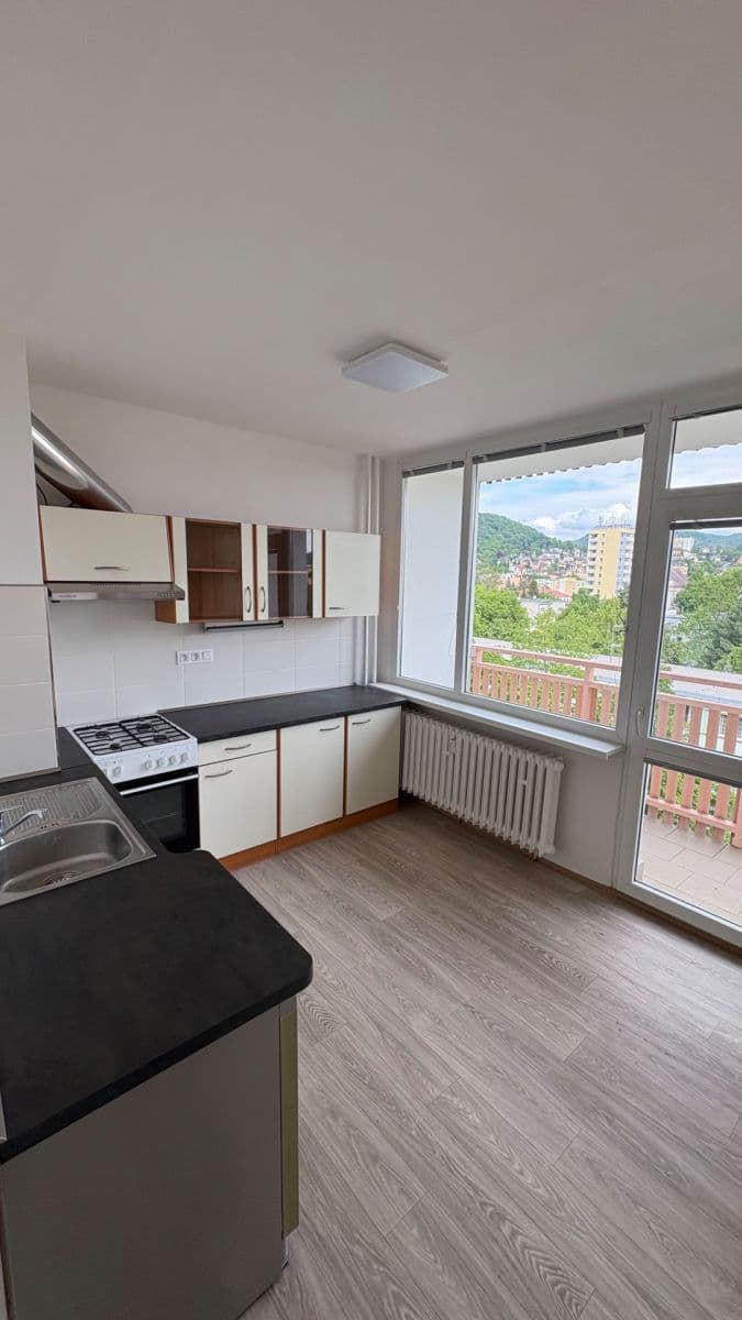 Prenájom bytu 2-izbový 56 m², Karla Čapka, Děčín, Ústecký kraj Prenájom bytu 2-izbový 56 m², Karla Čapka, Děčín, Ústecký kraj