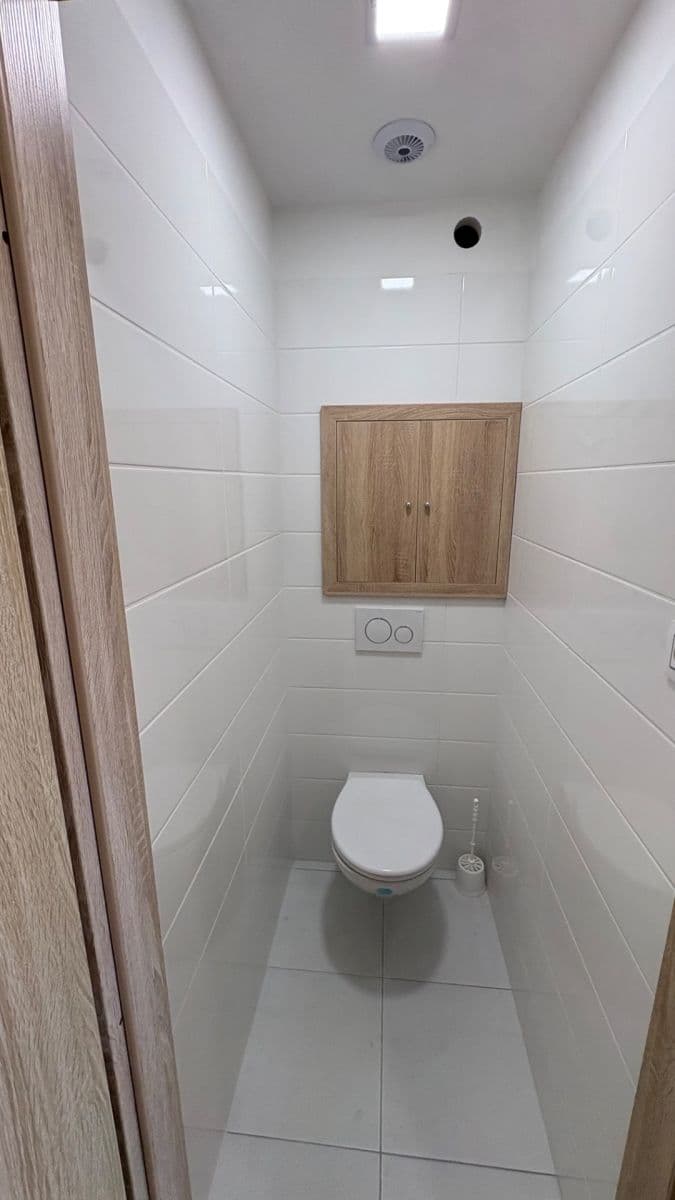 Prenájom bytu 2-izbový 56 m², Karla Čapka, Děčín, Ústecký kraj Prenájom bytu 2-izbový 56 m², Karla Čapka, Děčín, Ústecký kraj
