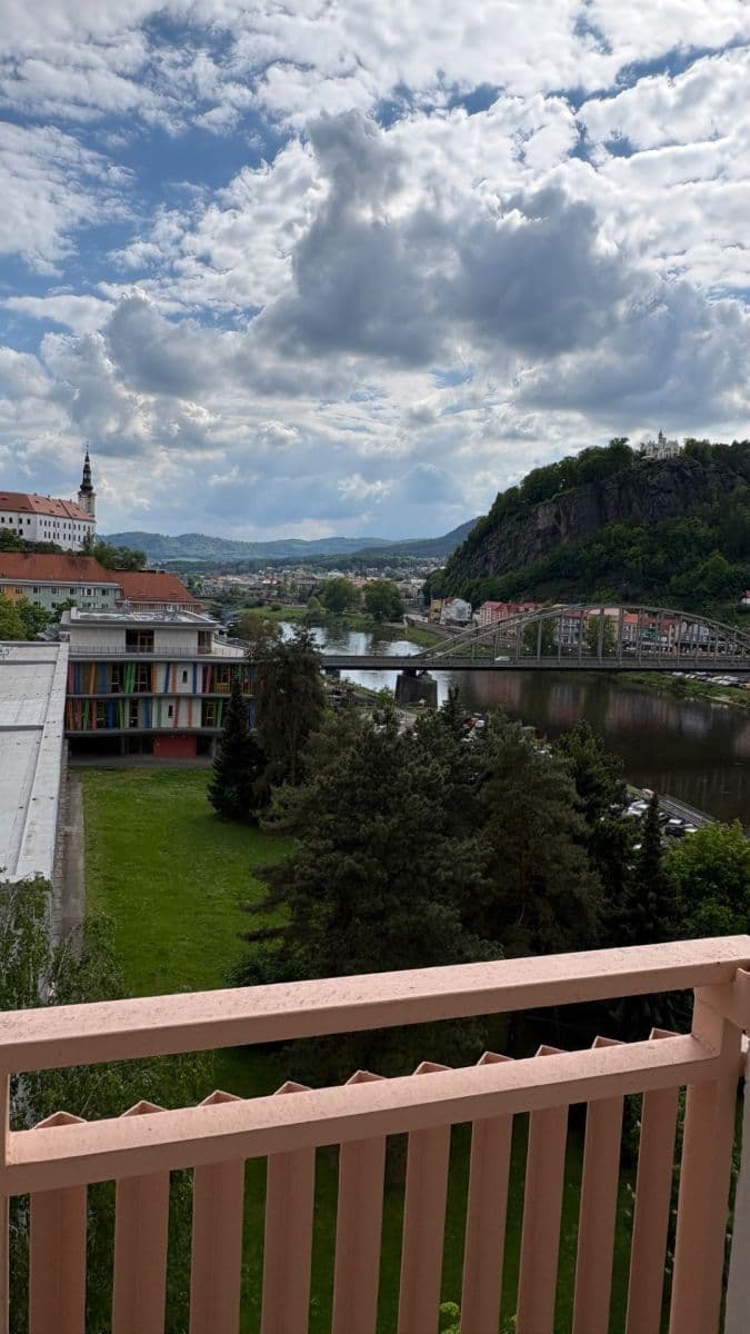 Prenájom bytu 2-izbový 56 m², Karla Čapka, Děčín, Ústecký kraj Prenájom bytu 2-izbový 56 m², Karla Čapka, Děčín, Ústecký kraj