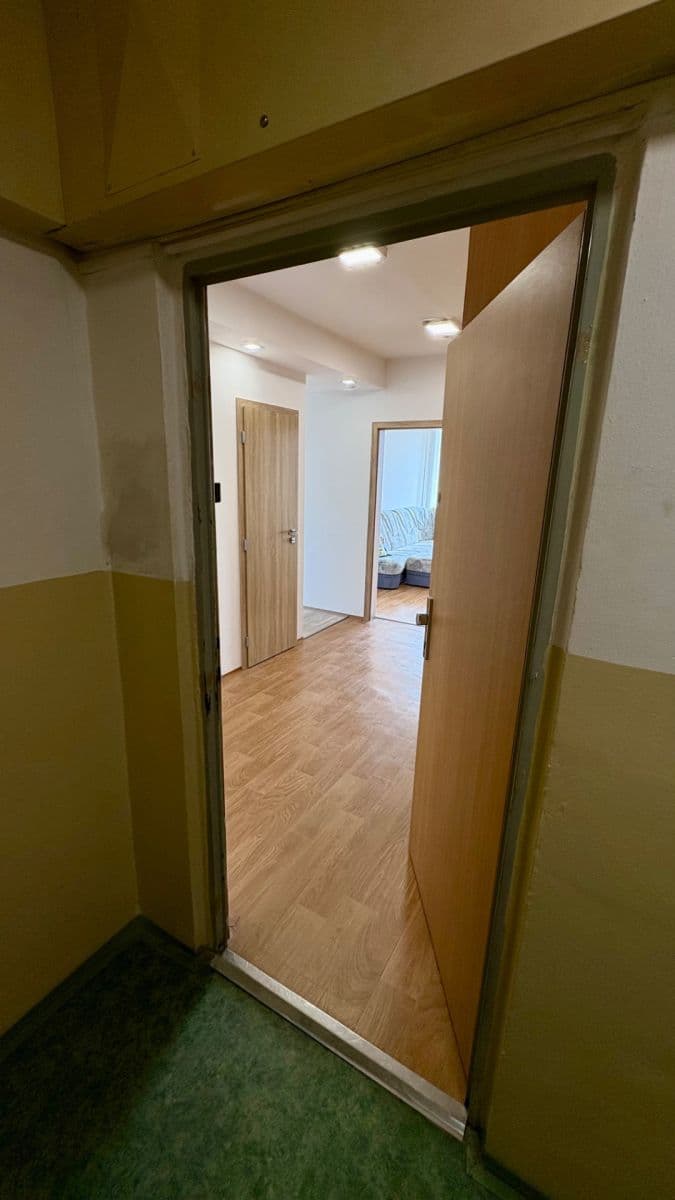Prenájom bytu 2-izbový 56 m², Karla Čapka, Děčín, Ústecký kraj Prenájom bytu 2-izbový 56 m², Karla Čapka, Děčín, Ústecký kraj