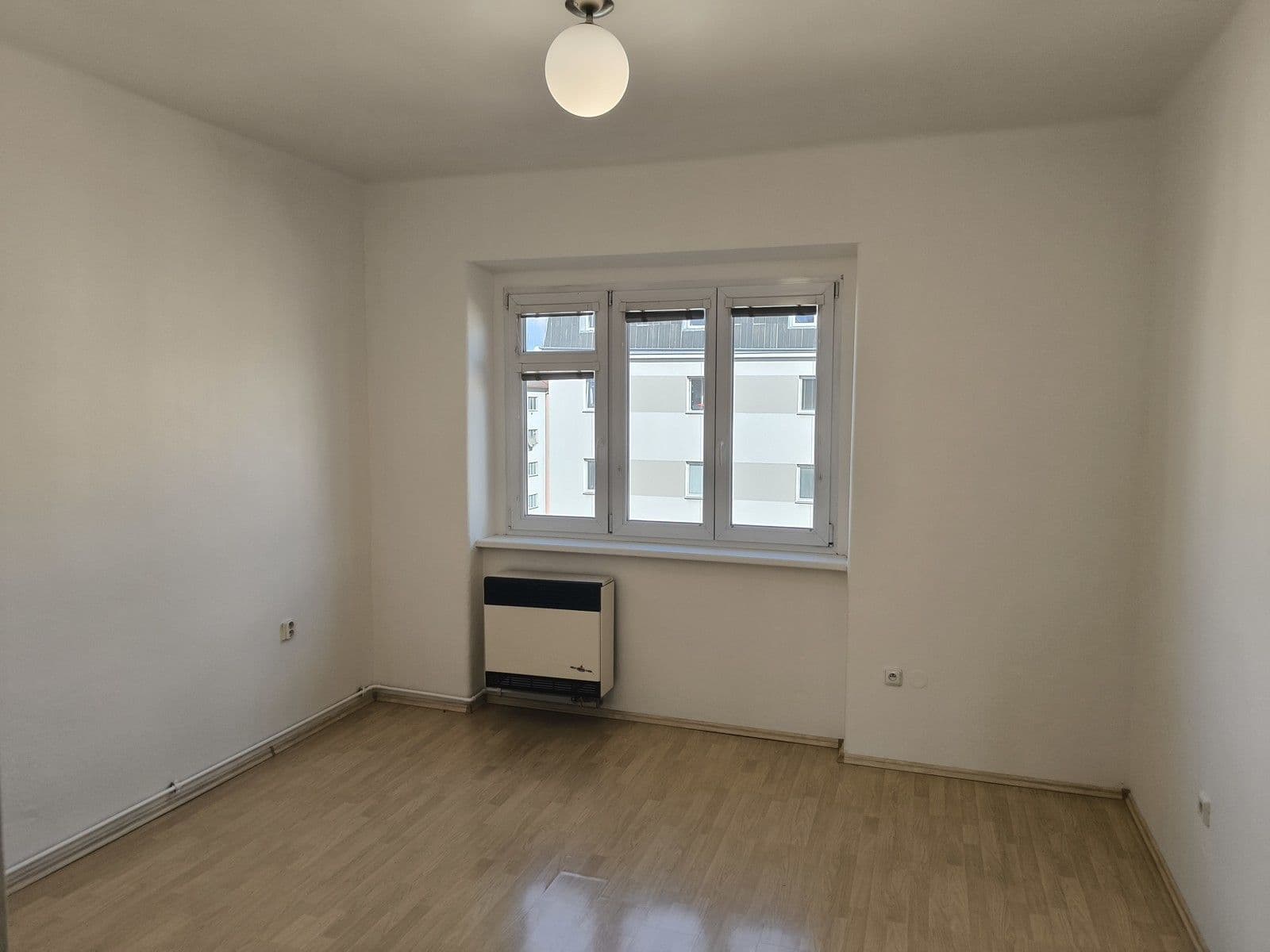 Prenájom bytu 2-izbový 51 m², Masarykova třída, Olomouc, Olomoucký kraj Prenájom bytu 2-izbový 51 m², Masarykova třída, Olomouc, Olomoucký kraj
