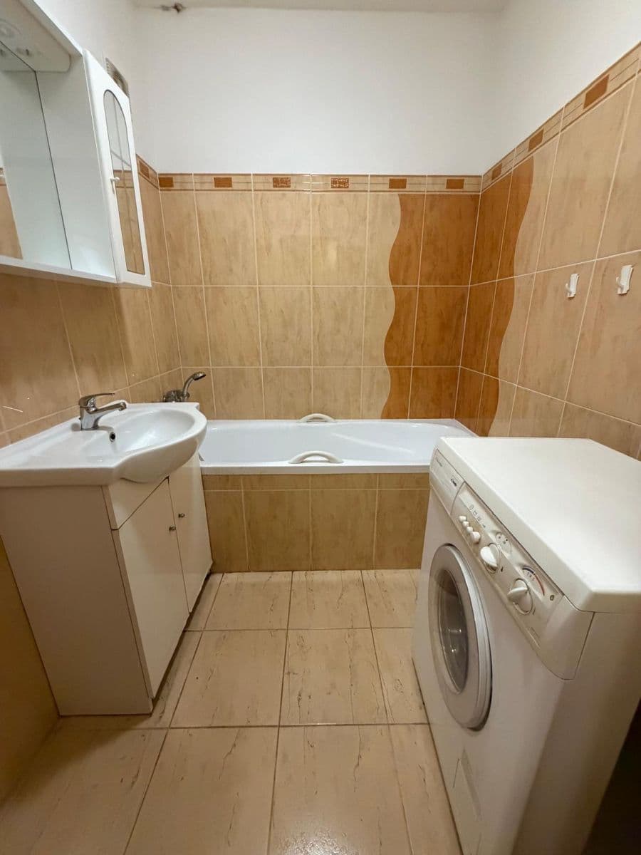 Predaj bytu 3-izbový 71 m², Ohradní, Praha, Praha Predaj bytu 3-izbový 71 m², Ohradní, Praha, Praha