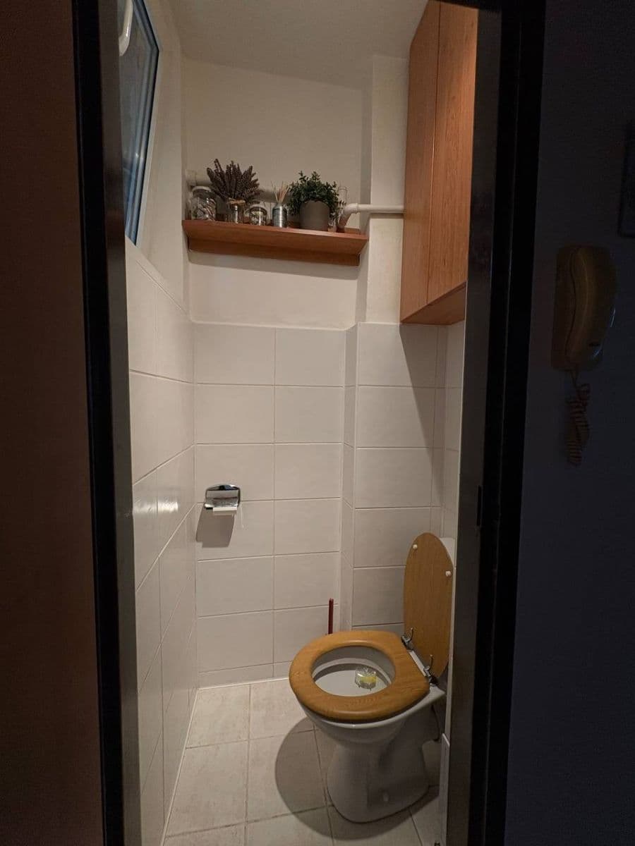 Prenájom bytu 2-izbový 54 m², Osadní, Praha, Praha Prenájom bytu 2-izbový 54 m², Osadní, Praha, Praha
