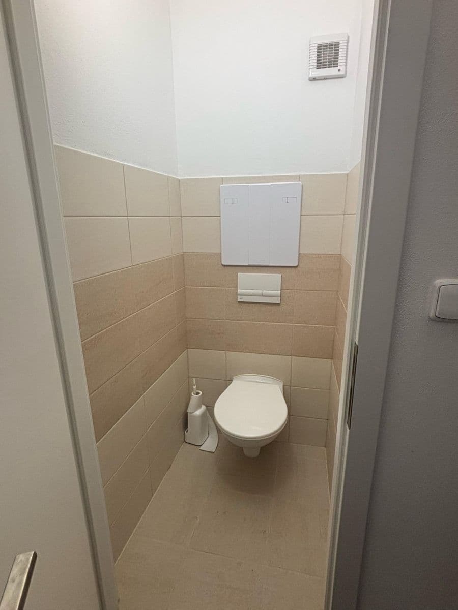 Prenájom bytu 2-izbový 55 m², Taškentská, Praha, Praha Prenájom bytu 2-izbový 55 m², Taškentská, Praha, Praha