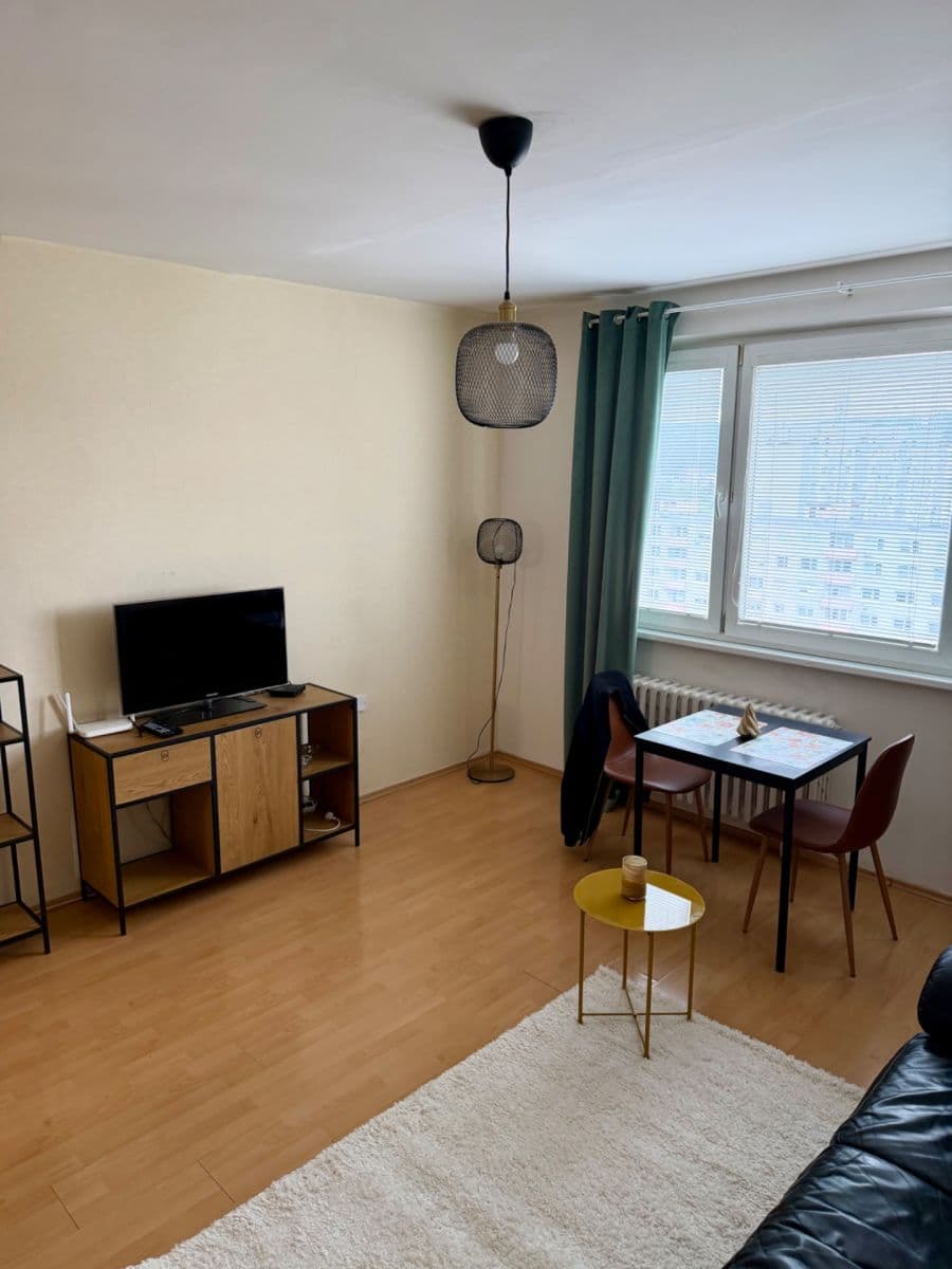 Prenájom bytu Garsoniéra 28 m², Saratovská, Dúbravka, Bratislavský kraj Prenájom bytu Garsoniéra 28 m², Saratovská, Dúbravka, Bratislavský kraj