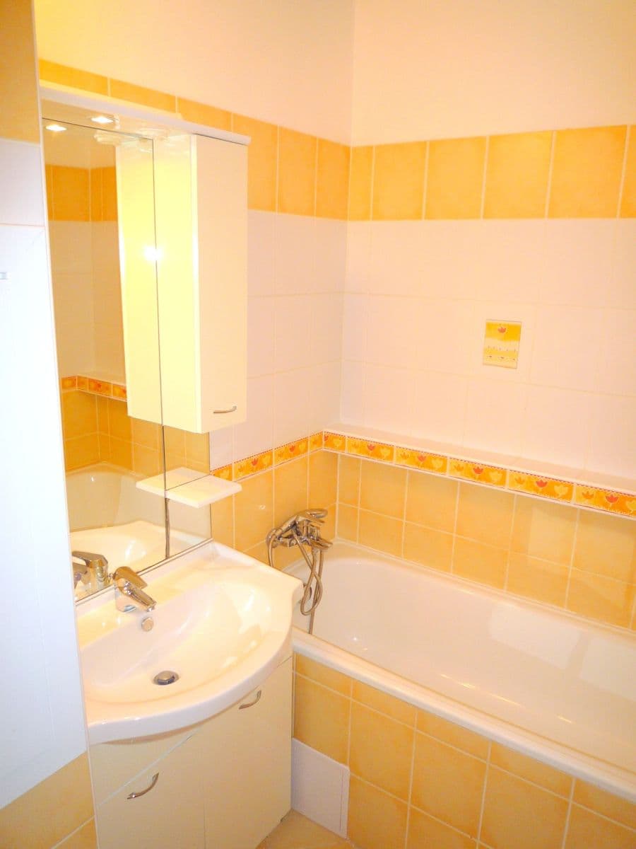 Prenájom bytu 2-izbový 54 m², Sputniková, Ružinov, Bratislavský kraj Prenájom bytu 2-izbový 54 m², Sputniková, Ružinov, Bratislavský kraj