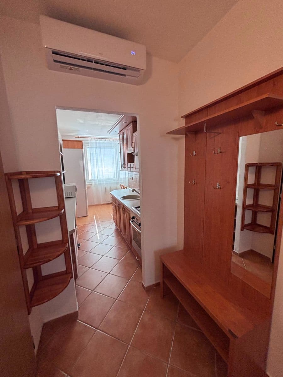Prenájom bytu 2-izbový 54 m², Sputniková, Ružinov, Bratislavský kraj Prenájom bytu 2-izbový 54 m², Sputniková, Ružinov, Bratislavský kraj
