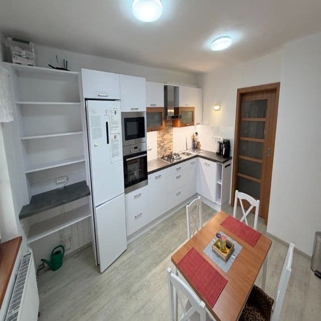 Prenájom bytu 2-izbový 65 m², Nábřeží, Luhačovice, Zlínský kraj Prenájom bytu 2-izbový 65 m², Nábřeží, Luhačovice, Zlínský kraj