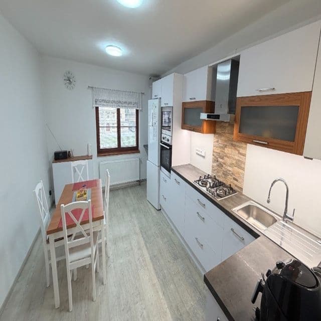 Prenájom bytu 2-izbový 65 m², Nábřeží, Luhačovice, Zlínský kraj Prenájom bytu 2-izbový 65 m², Nábřeží, Luhačovice, Zlínský kraj